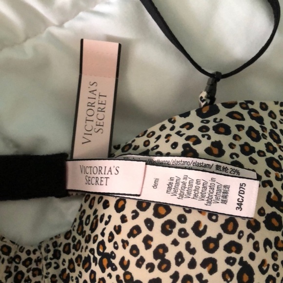 Victoria’s Secret Bra SOLD ✅ - Picture 2 of 2